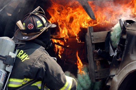 0420-0906-2617-0709_u_s_army_firefighter_controlling_a_car_fire_during_training_in_honduras_m